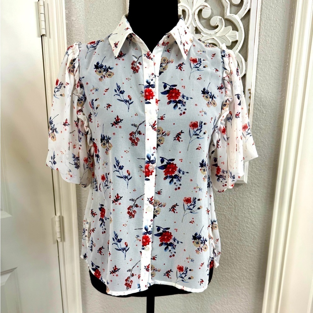 Maeve floral button down puff sleeve blouse. Extra small petite.
